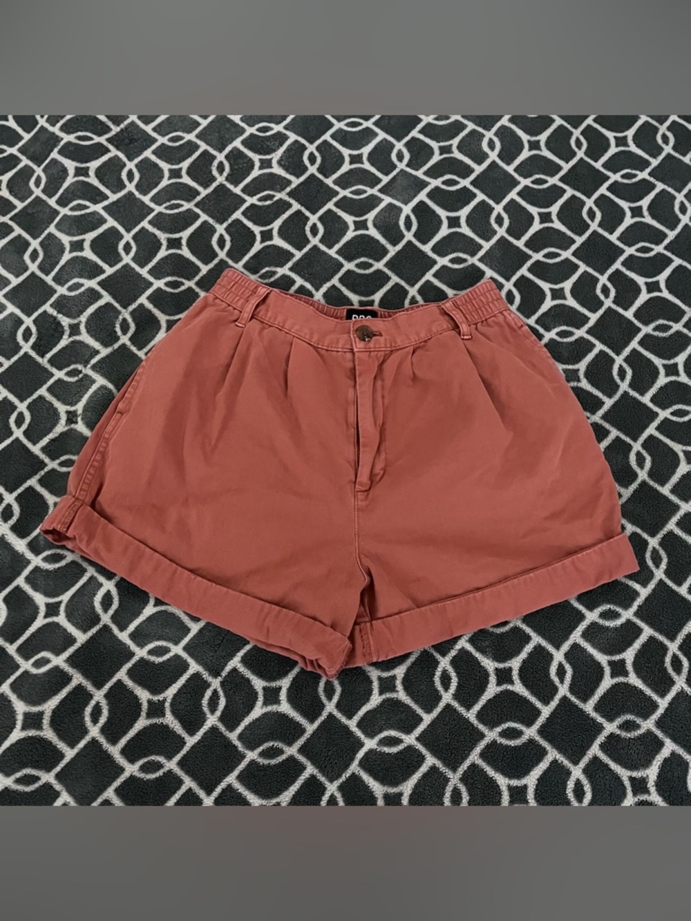 BDG Urban Outfitters High Rise Cuffed Chino Shorts – Women’s Size S (US 4/UK 8)